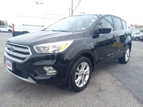 Used 2017 Ford Escape SE FWD image 1