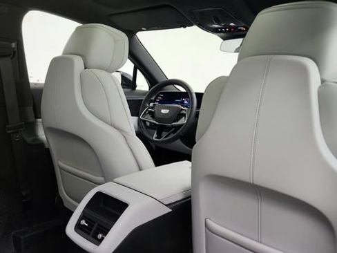 Used 2024 Cadillac Lyriq Sport RWD image 42