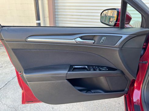 Used 2013 Ford Fusion SE FWD image 35