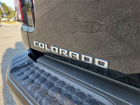 Used 2024 Chevrolet Colorado Z71 w/ Z71 Convenience Package 2 image 7