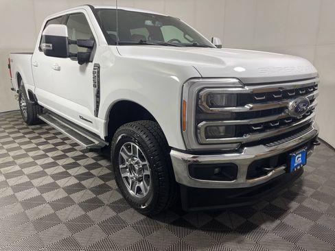 Used 2023 Ford F250 Lariat AWD/4WD image 2