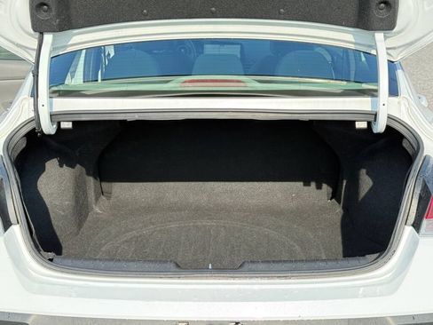 Used 2024 Hyundai Elantra SEL FWD image 31
