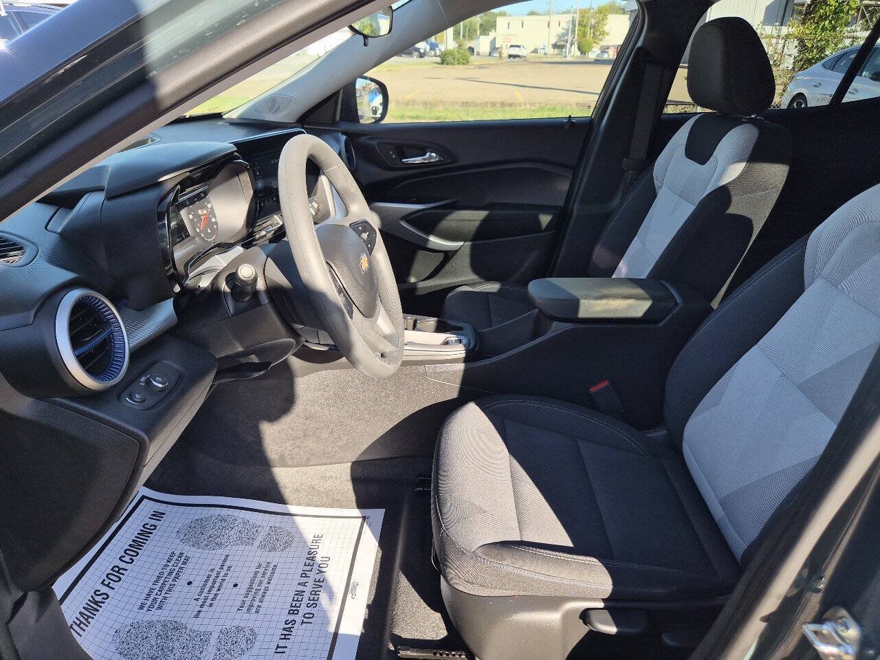 Used 2026 Chevrolet Trax LS w/ LS Convenience Package FWD image 10
