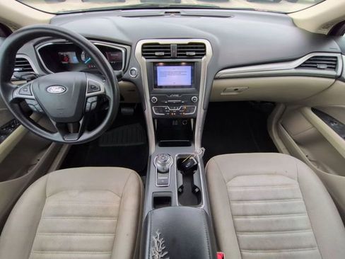 Used 2019 Ford Fusion SE AWD/4WD image 17