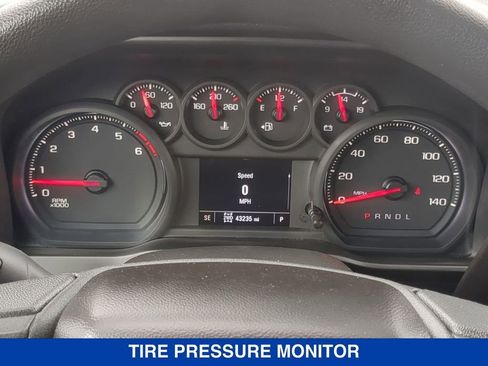 Used 2025 Chevrolet Silverado 2500 W/T w/ WT Convenience Package image 12