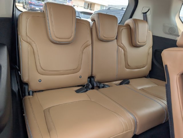 Used 2026 INFINITI QX80 Luxe w/ Cargo Package AWD/4WD image 13