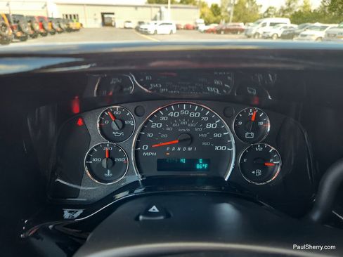 Used 2023 Chevrolet Express 2500 image 42