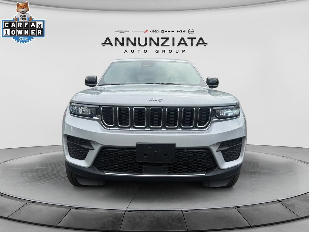 Used 2025 Jeep Grand Cherokee Laredo X w/ Luxury Tech Group I AWD/4WD image 8