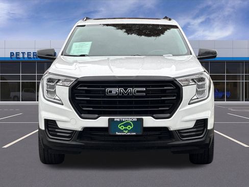 Certified 2024 GMC Terrain SLE w/ Driver Convenience Package image 9