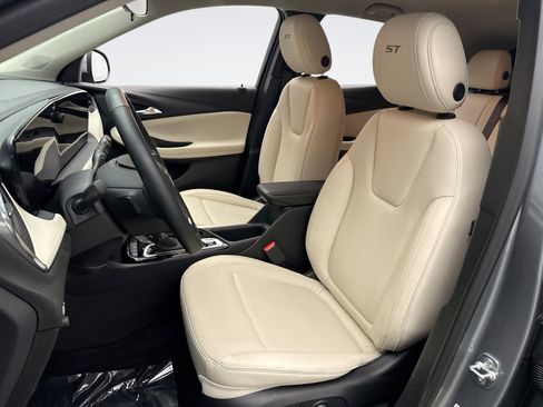 Used 2025 Buick Encore GX Sport Touring w/ Advanced Technology Package image 11