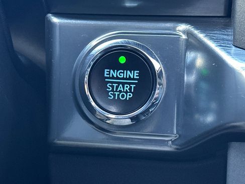 Used 2021 Ford F150 Lariat w/ Equipment Group 502A High image 34