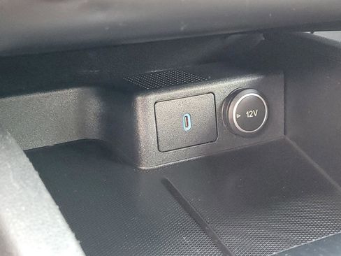 Used 2020 Ford Escape SE image 18