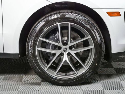 Used 2026 Porsche Macan Turbo AWD/4WD image 40