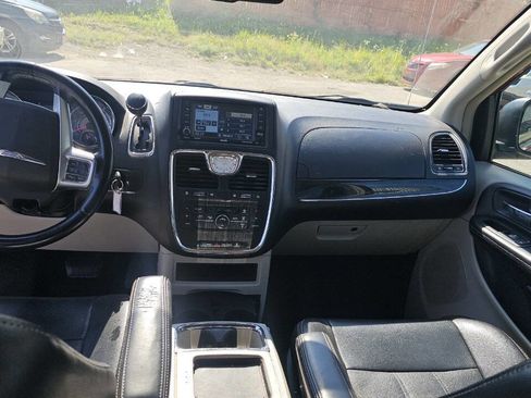 Used 2012 Chrysler Town & Country Touring w/ Entertainment Group #1 image 7