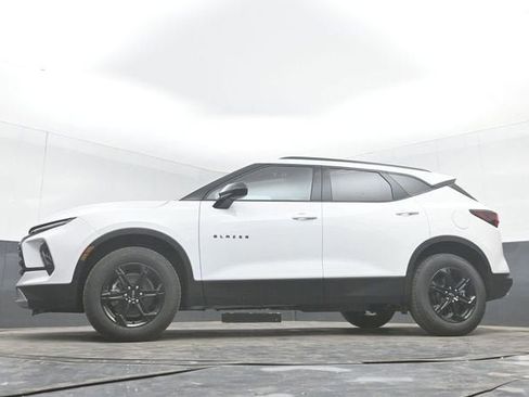 New 2026 Chevrolet Blazer LT w/ Convenience Package AWD/4WD image 43