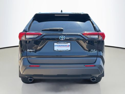 Used 2020 Toyota RAV4 XLE w/ XLE Grade Weather Package AWD/4WD image 17