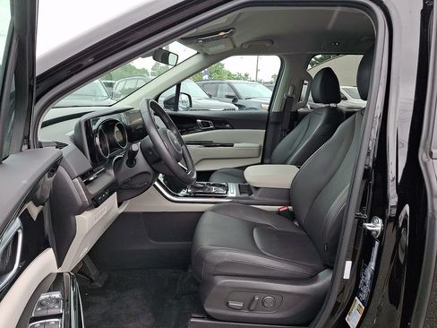 Certified 2024 Kia Carnival EX FWD image 15
