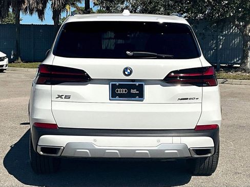 Used 2025 BMW X5 xDrive50e image 6