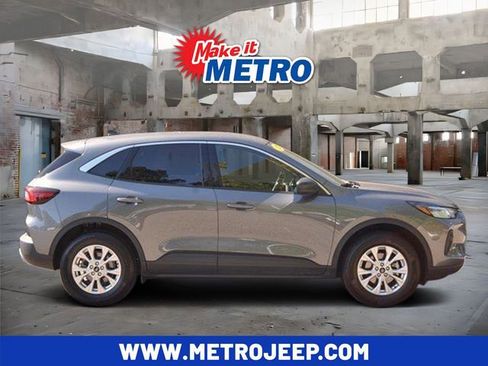 Used 2024 Ford Escape Active image 1