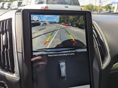 Used 2022 Ford Edge Titanium image 9