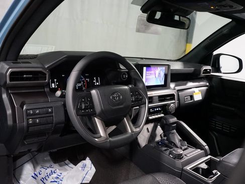 New 2026 Toyota 4Runner SR5 AWD/4WD image 12