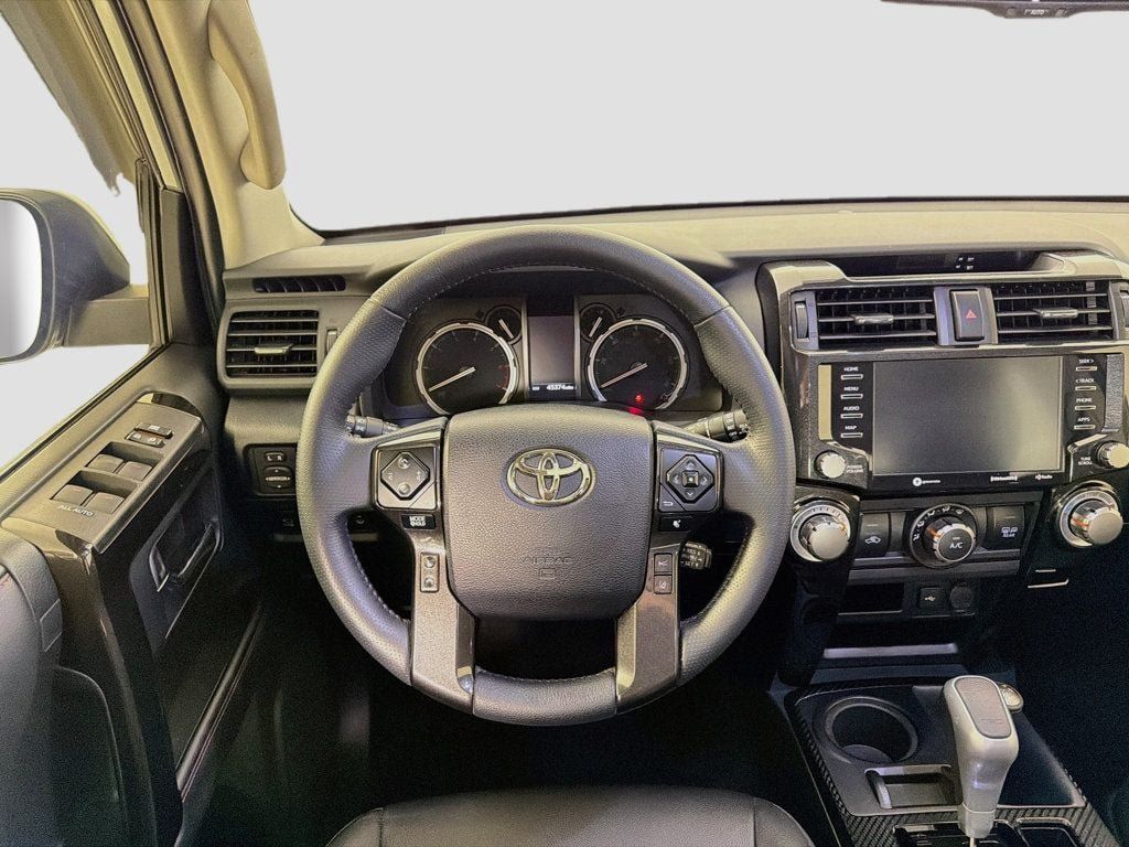 Used 2022 Toyota 4Runner TRD Off-Road Premium AWD/4WD image 23