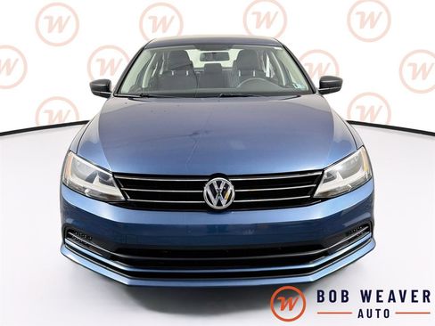Used 2016 Volkswagen Jetta SE FWD image 2