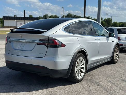 Used 2018 Tesla Model X 100D AWD/4WD image 11