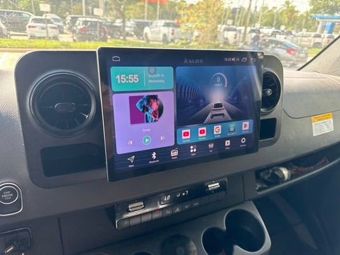 Used 2023 Mercedes-Benz Sprinter 2500 w/ Dashboard Charging Package image 5