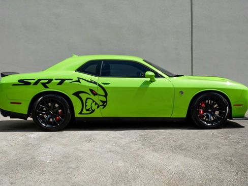 Used 2015 Dodge Challenger SRT Hellcat RWD image 7