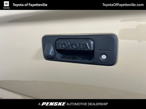 Used 2020 Toyota Tundra SR5 w/ SR5 Upgrade Package AWD/4WD image 19