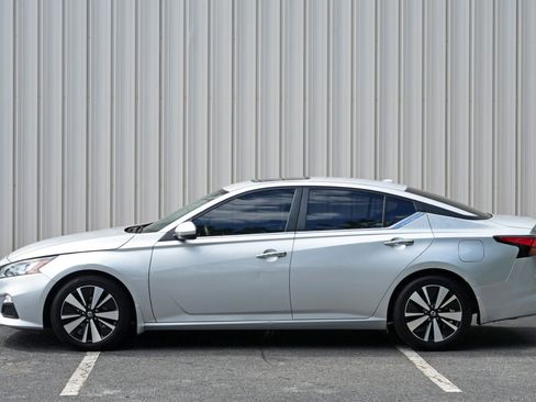 Used 2022 Nissan Altima 2.5 SV FWD image 43