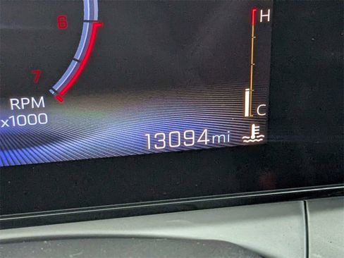 Used 2025 Chevrolet Trax LT w/ LT Convenience Package image 31