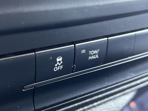 Used 2024 RAM 1500 Classic SLT AWD/4WD image 40