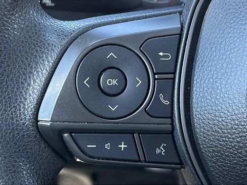 Used 2022 Toyota Corolla LE FWD image 18