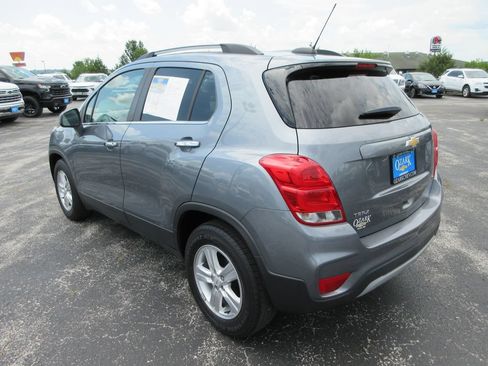Used 2019 Chevrolet Trax LT w/ LT Convenience Package FWD image 3