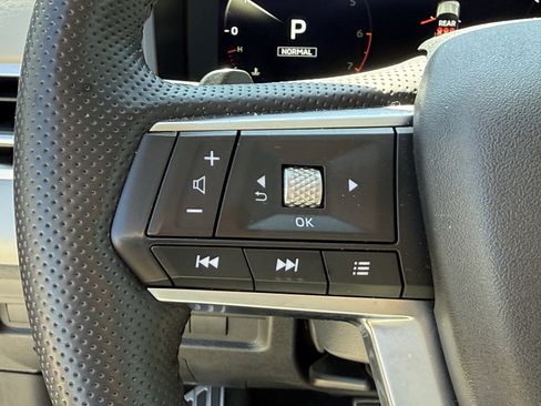 Used 2025 Mitsubishi Outlander SEL FWD image 16