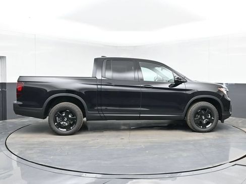 Used 2025 Honda Ridgeline Black Edition image 11