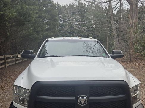 Used 2017 RAM 2500 Tradesman w/ Snow Chief Group image 4
