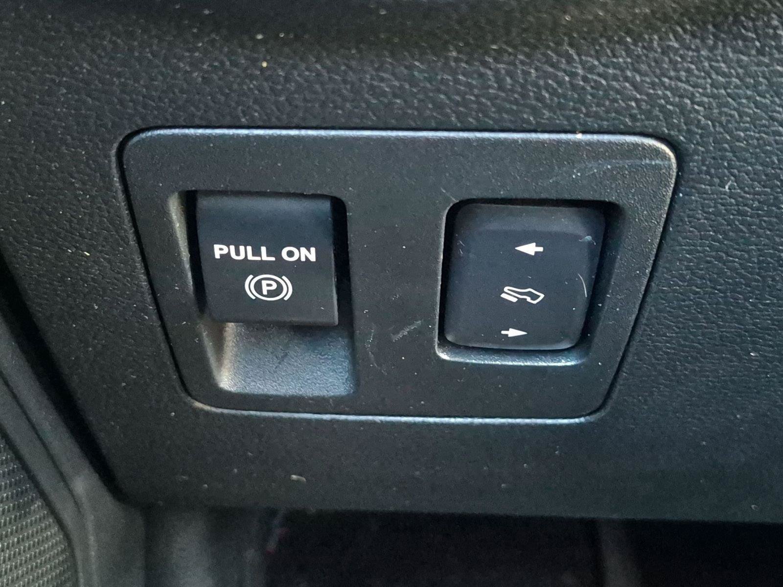 Used 2019 Ford F150 XLT w/ Equipment Group 302A Luxury AWD/4WD image 10