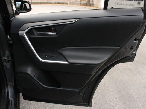 Used 2023 Toyota RAV4 SE w/ Weather & Moonroof Package image 26