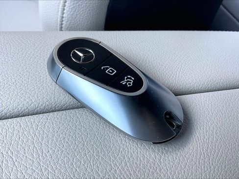 Used 2025 Mercedes-Benz GLC 300 image 14