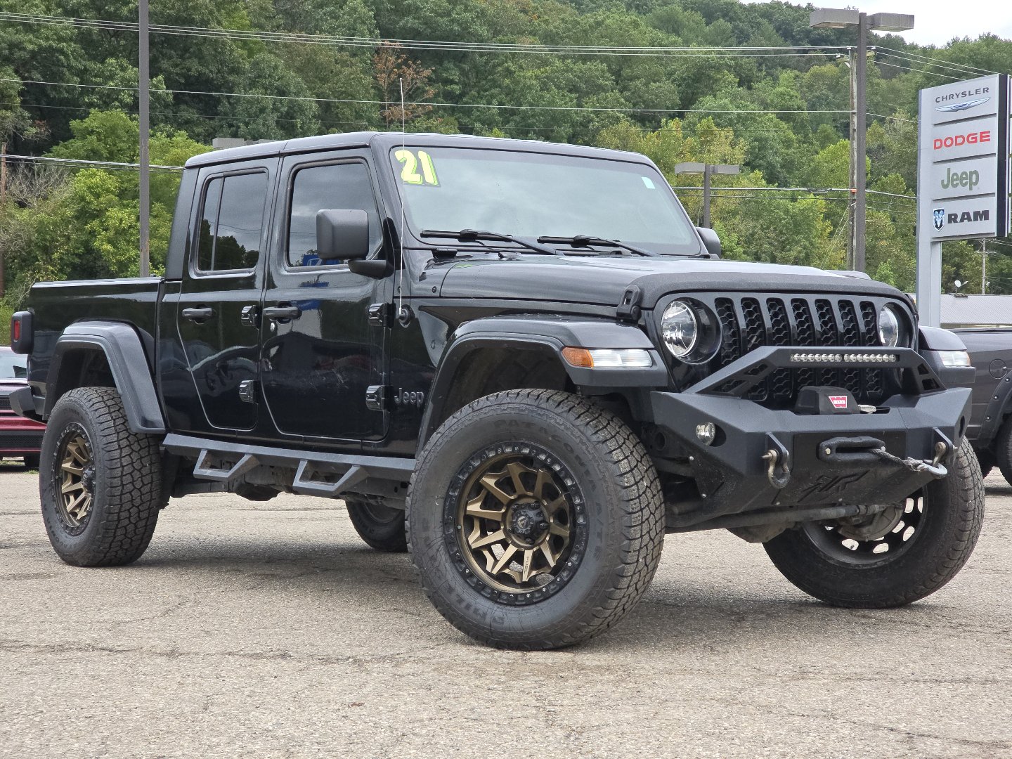 Used 2021 Jeep Gladiator Sport AWD/4WD image 2