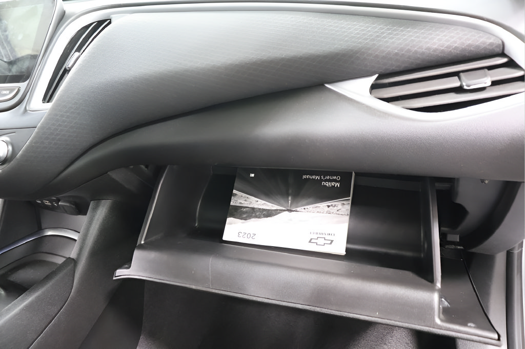 Used 2023 Chevrolet Malibu LT FWD image 29