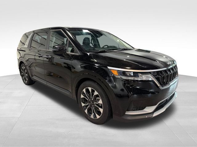 Used 2024 Kia Carnival EX FWD image 3