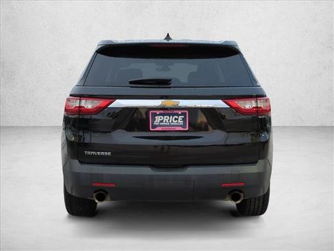Used 2021 Chevrolet Traverse LS FWD image 7