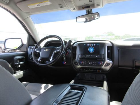 Used 2018 Chevrolet Silverado 1500 LT w/ Texas Edition AWD/4WD image 24
