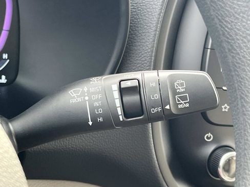New 2025 Kia Soul LX w/ LX Technology Package FWD image 30