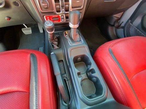 Used 2023 Jeep Wrangler Unlimited Rubicon image 15