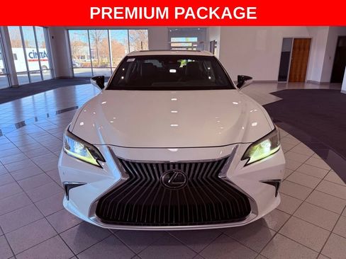 Used 2019 Lexus ES 350 F Sport image 2